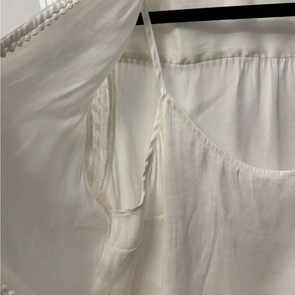 White House Black Market Cream Blouse with Lace Sleeve Detail - Picture 4 of 5